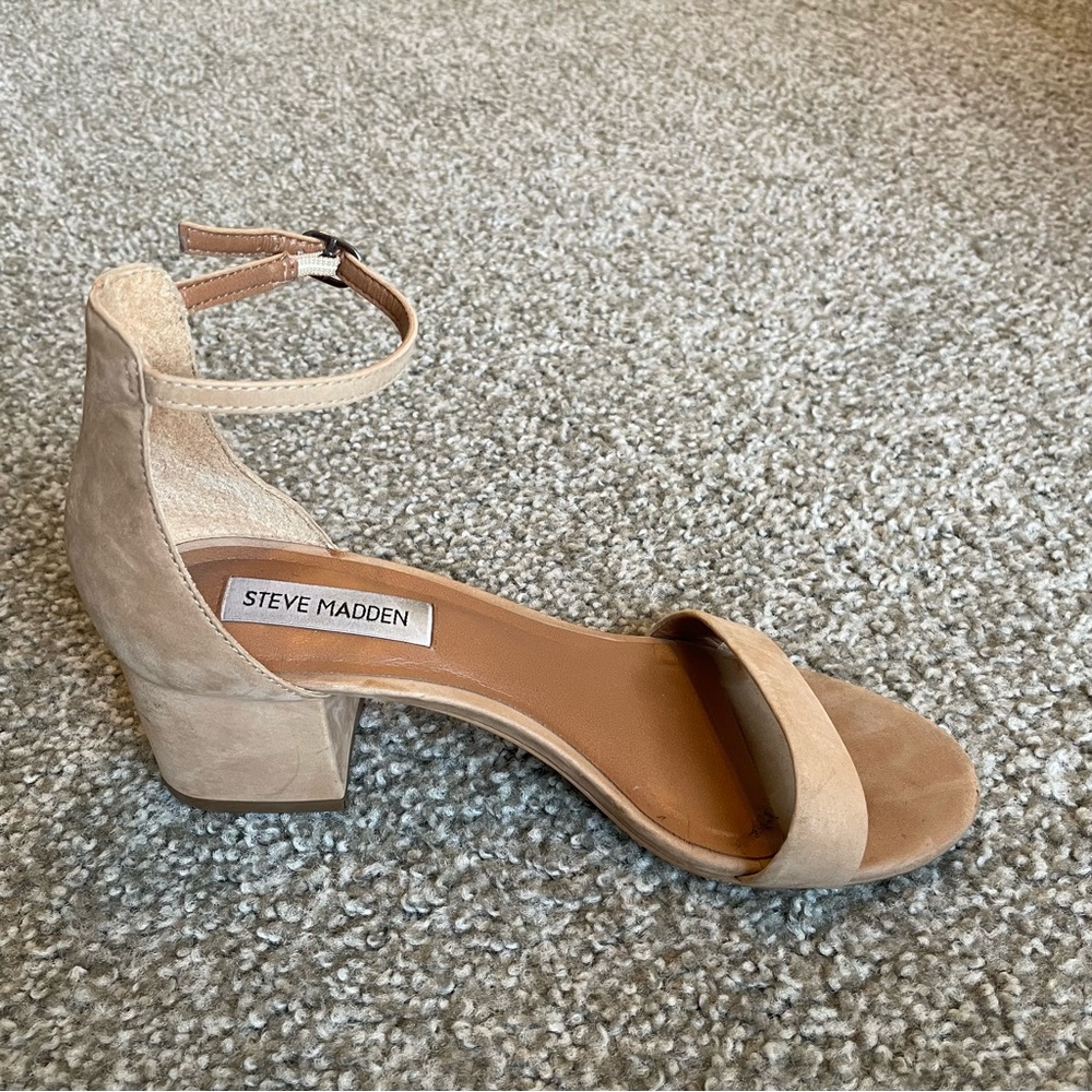 Steve Madden Tan Sandals - Picture 10 of 11